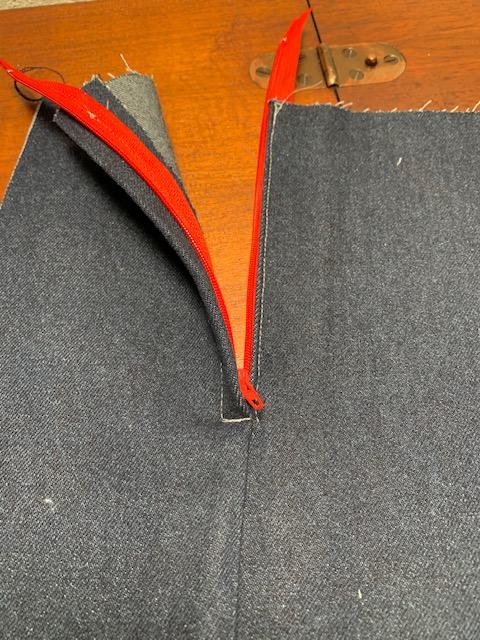 How To Sew A Lapped Zipper